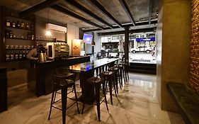 Quijano Aparts&Suites